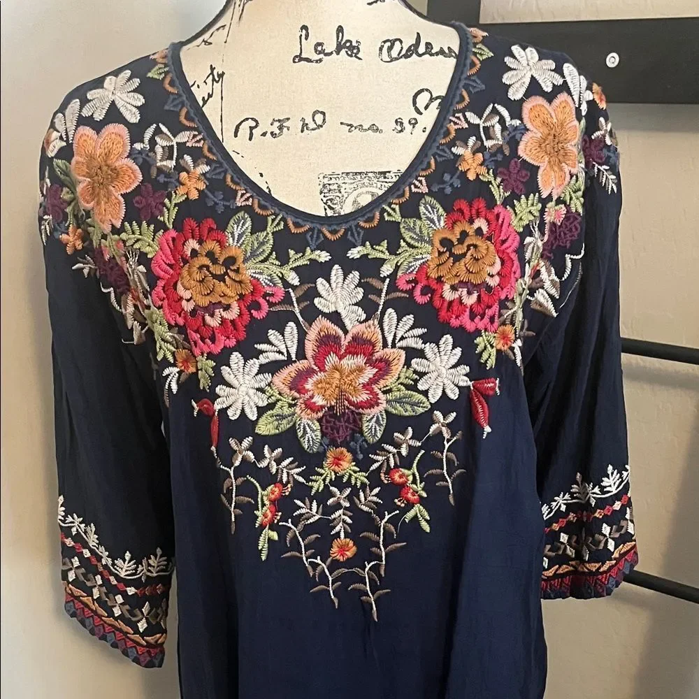 Johnny Was Shaylee Embroidered Floral Design Blue Tunic Top Bohemian Festival